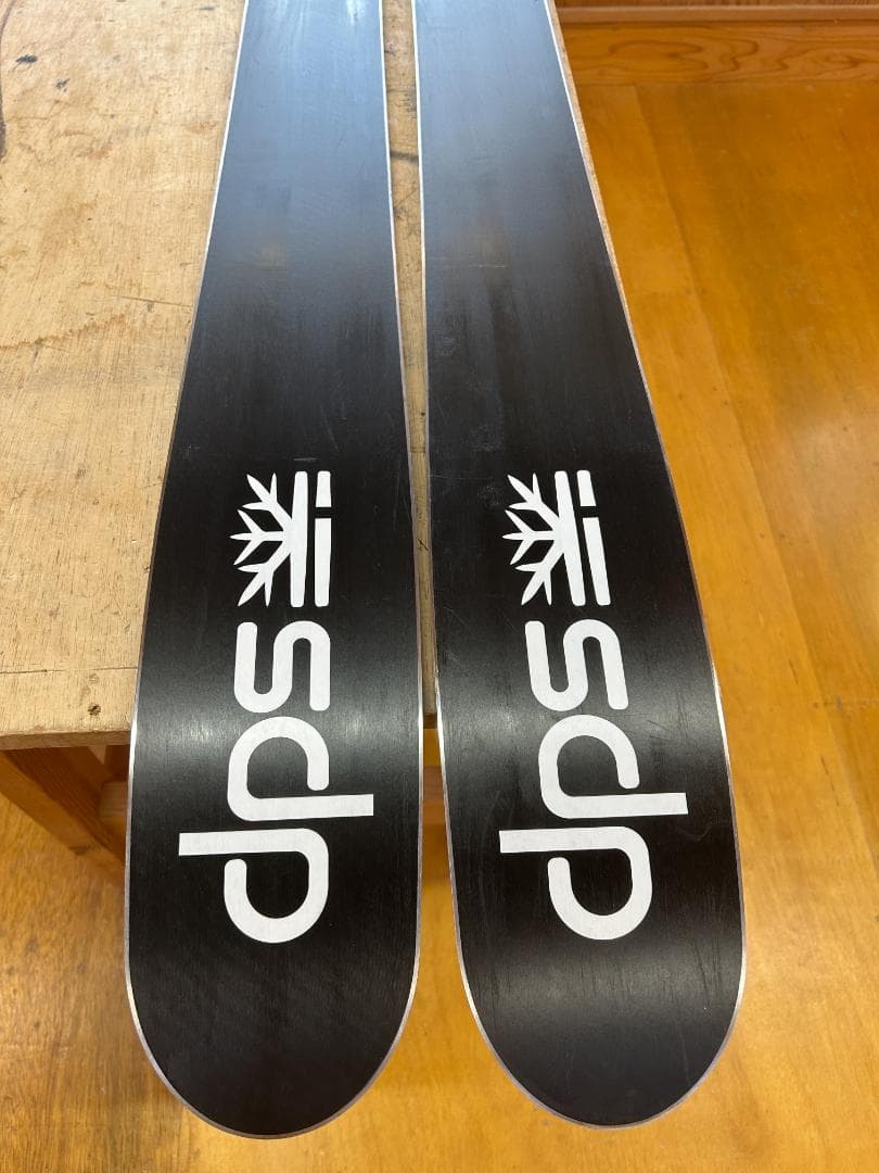 DPS KOALA 179センチ　滑走日数4日　板のみ