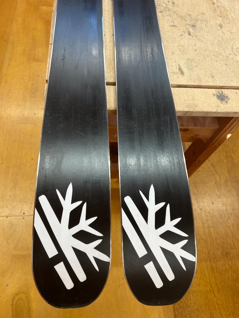 DPS KOALA 179センチ　滑走日数4日　板のみ