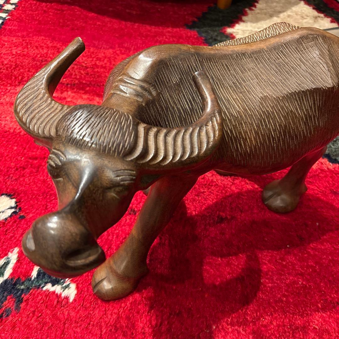 牛の置き物　木製　ビンテージ