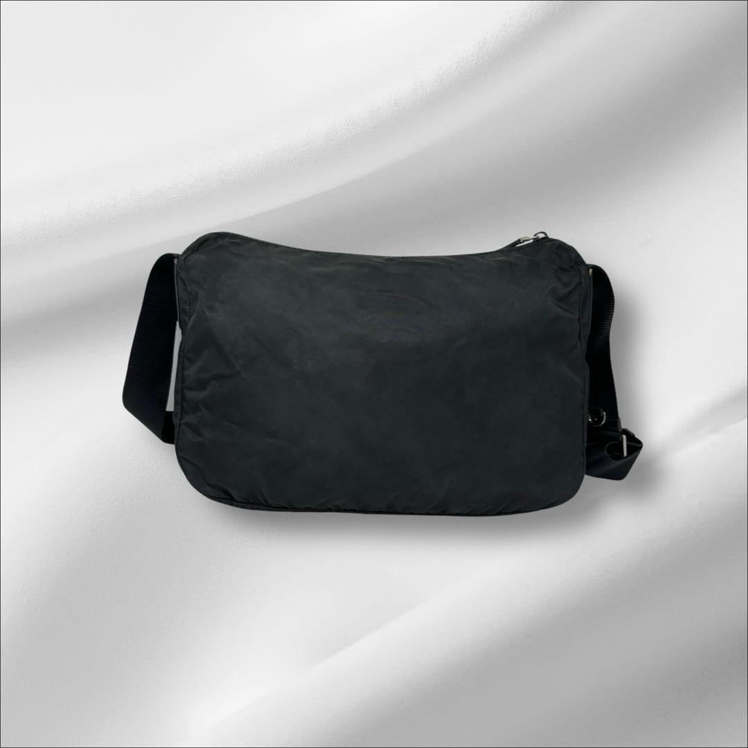 【美品】 PRADA プラダ ショルダーバッグ メッセンジャー　ナイロン e34