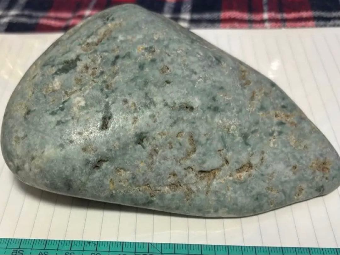 く*ん様 糸魚川翡翠 海石原石