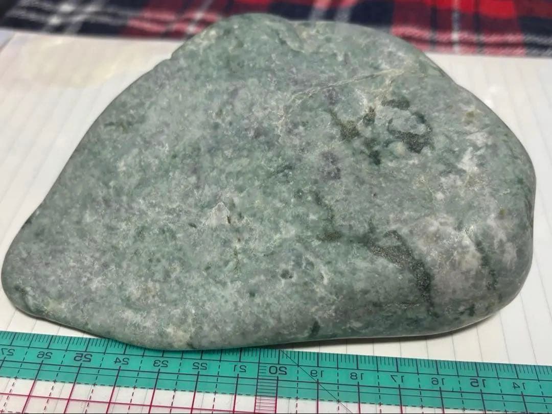 く*ん様 糸魚川翡翠 海石原石