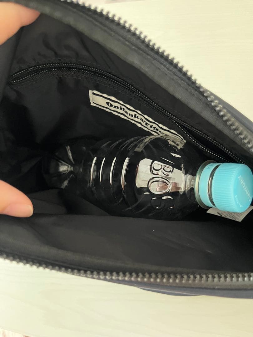 【美品】ONITSUKA TIGER メッセンジャーバッグ ネイビー 刺繍ロゴ