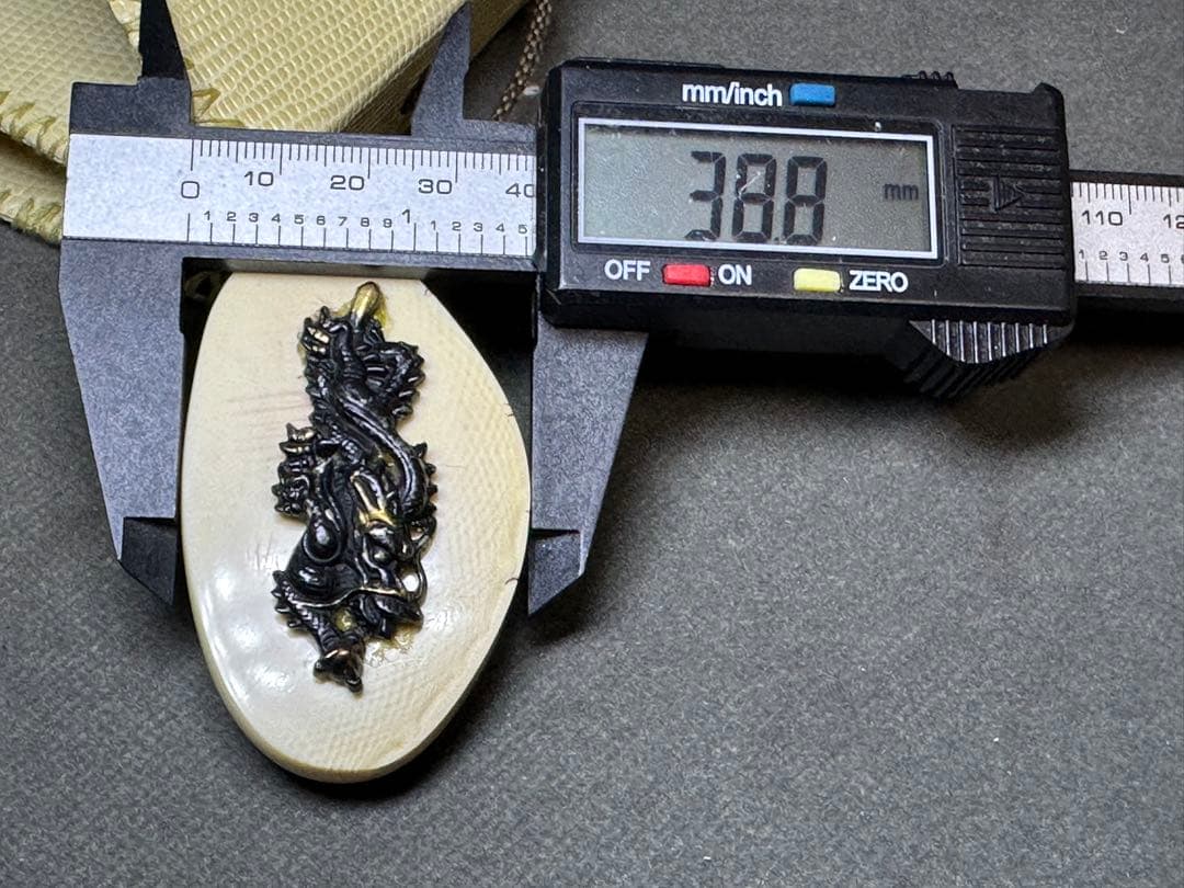 極上　根付　金具　煙草入れ 喫煙具 提げ物 　天然素材　アンティーク　和彫