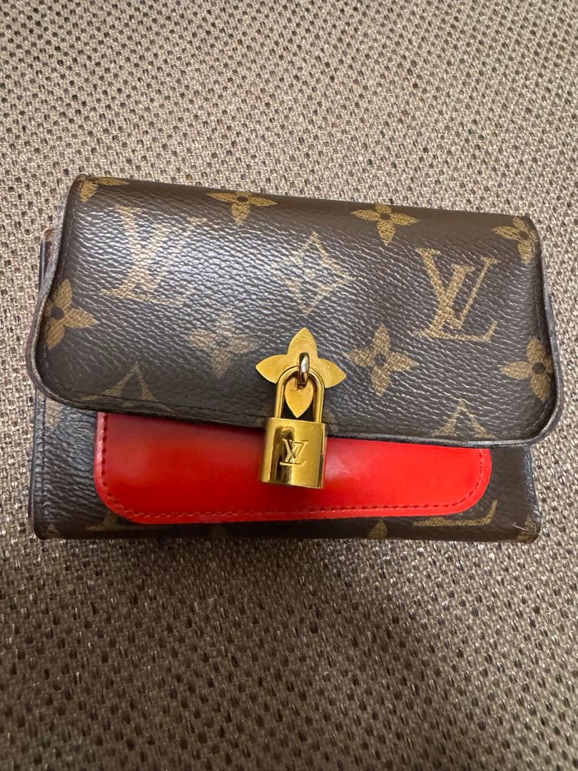 ルイヴィトン モノグラム 折り財布 南京錠