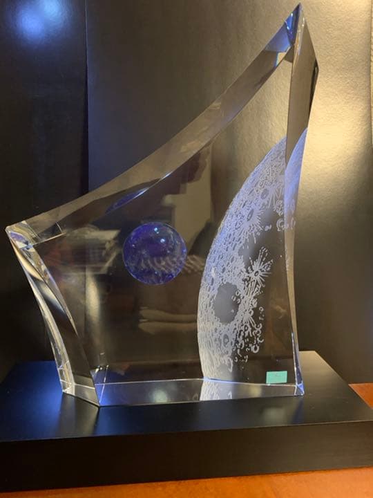 HOYAホヤ【クリスタル・オブジェ】月からの地球　宇宙の神秘eartoon