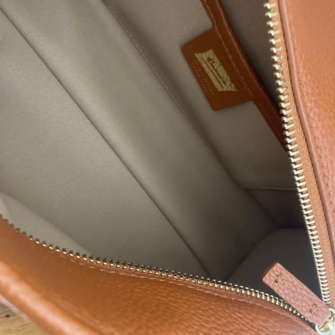 新品未使用BEAURE ビュレ　ショルダーボストン　キャメル