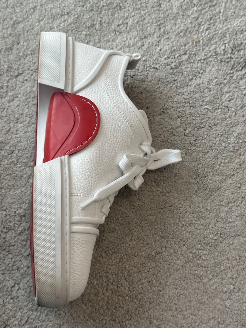 クリスチャン・ルブタン ホワイトスニーカー