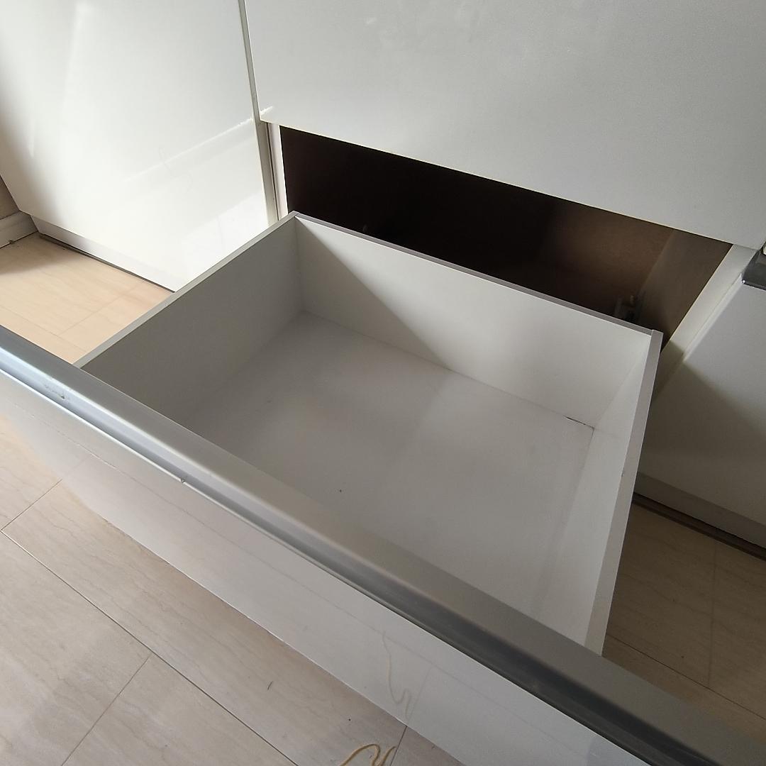 【セット①左】2/20迄 ゴミ箱付食器棚 幅80cm 3つ星 F★★★ 処分価格