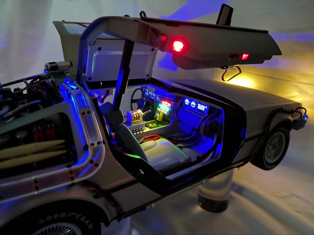 【超美品】Deagostini 1/8 デロリアン 完成品