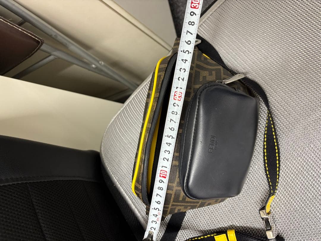 FENDI ボディバッグ・ウエストポーチ ブラウン/イエロー