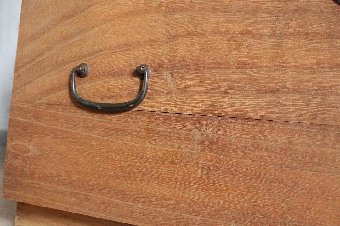 味のある古い木製の引き出し4杯　チェスト　桐箪笥　タンス　古家具　古民家