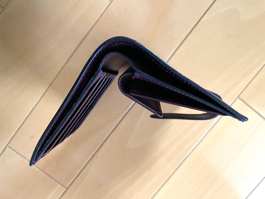 ムネカワ　Fasten ストラップ付縦長二つ折り財布Munekawa