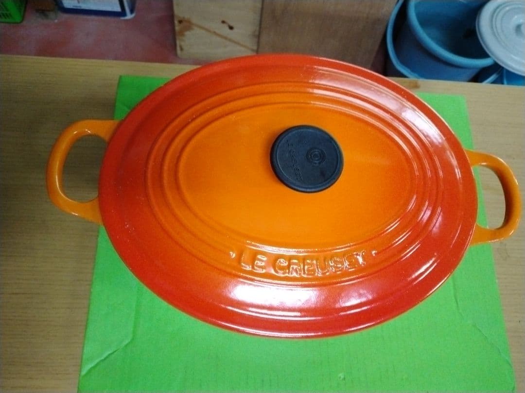 Le Creuset オレンジ オーバル鍋 25Cm