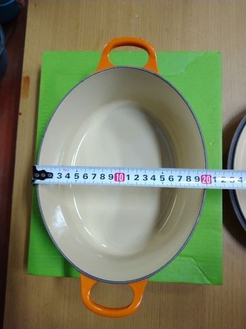 Le Creuset オレンジ オーバル鍋 25Cm