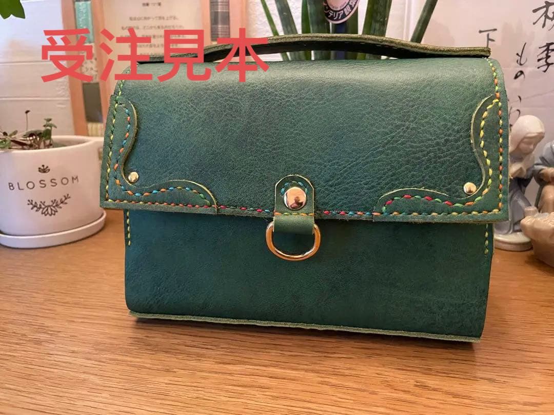 受注見本　【手縫】ハンドメイド本革新改訳中型版聖書カバー／ブックカバー