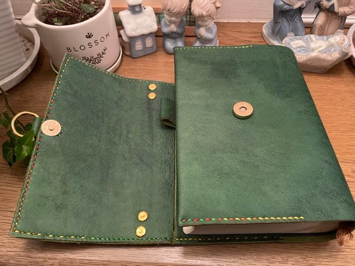 受注見本　【手縫】ハンドメイド本革新改訳中型版聖書カバー／ブックカバー