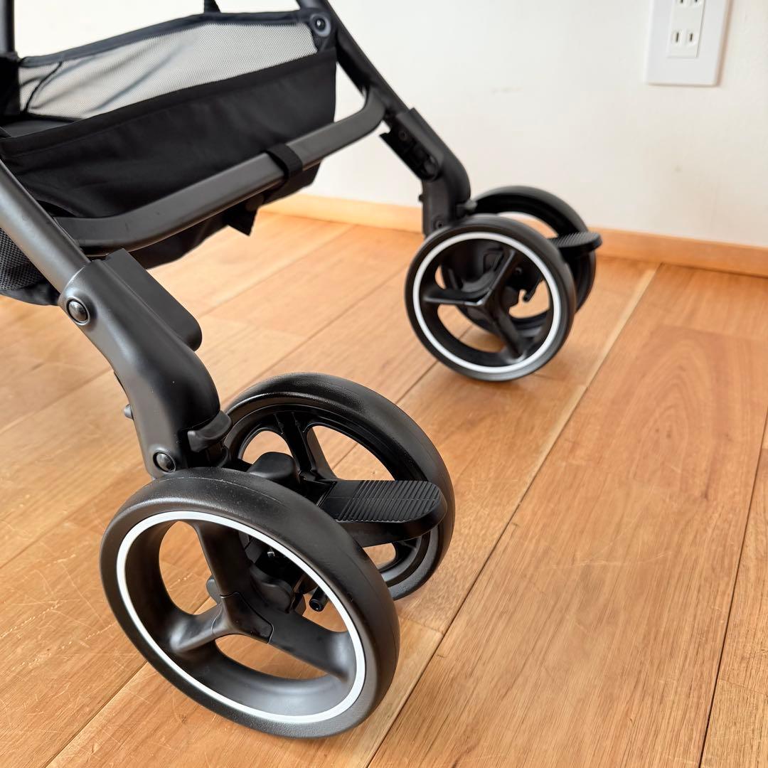 未使用級美品 2024年モデルAprica ベビーカー ラクーナエアープラス