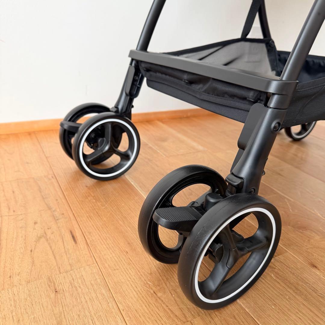 未使用級美品 2024年モデルAprica ベビーカー ラクーナエアープラス