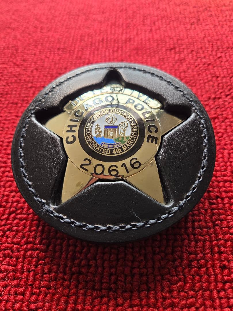 米国ポリスバッジ【CHICAGO POLICE No.20616】ホルダー付き