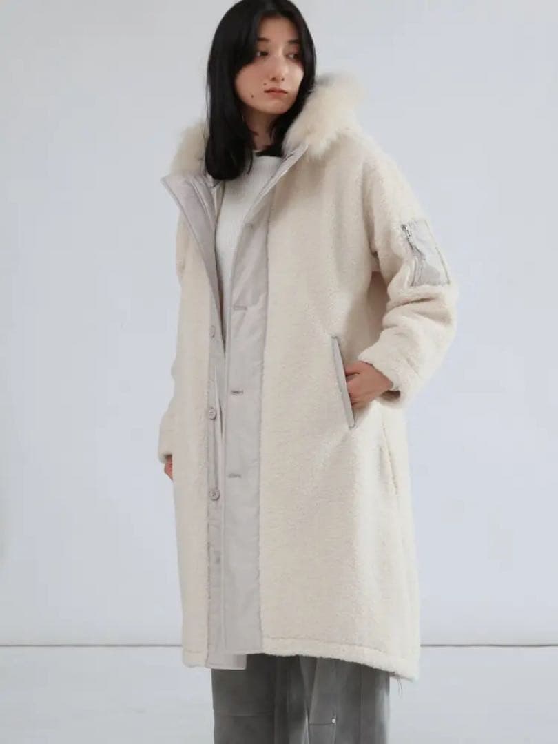 LASUD ボアコート　アイボリー　未使用品サイズ9号　定価34000円タグ無し