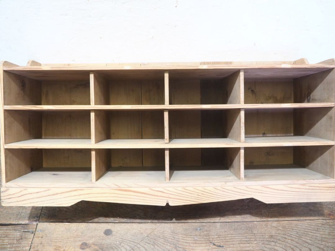 1200 ヴィンテージ　杉のディスプレイラック　収納棚　ケース　小物入れ　レトロ