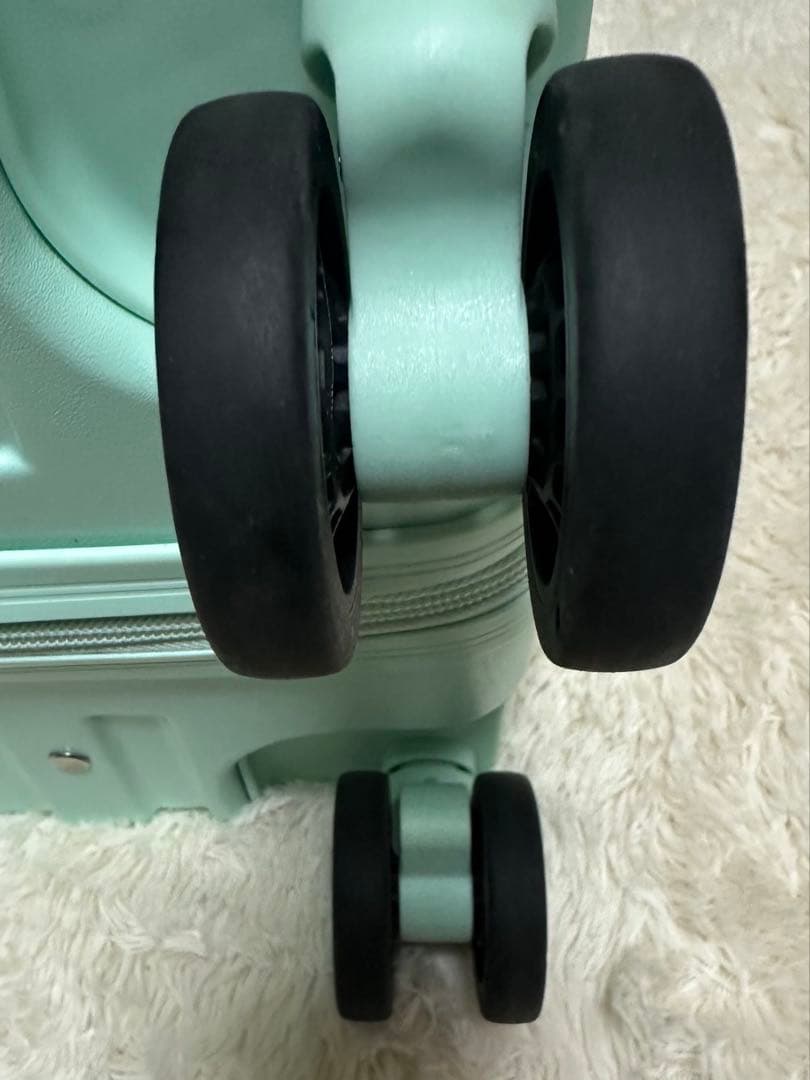 しまむら　ちはるさんコラボ　アリエルハッピーバッグ5点セット新品　抜取り無し