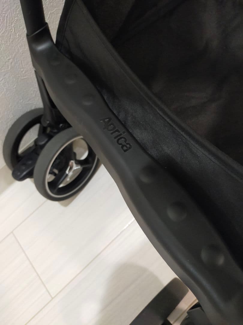 【美品】ApricaラクーナクッションフリープラスAB　ベージュ