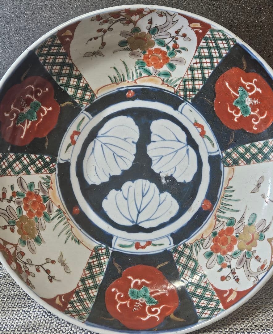 明治時代　古伊万里　花に蝶の図　市松文様　径 31.0cm　大皿　大鉢