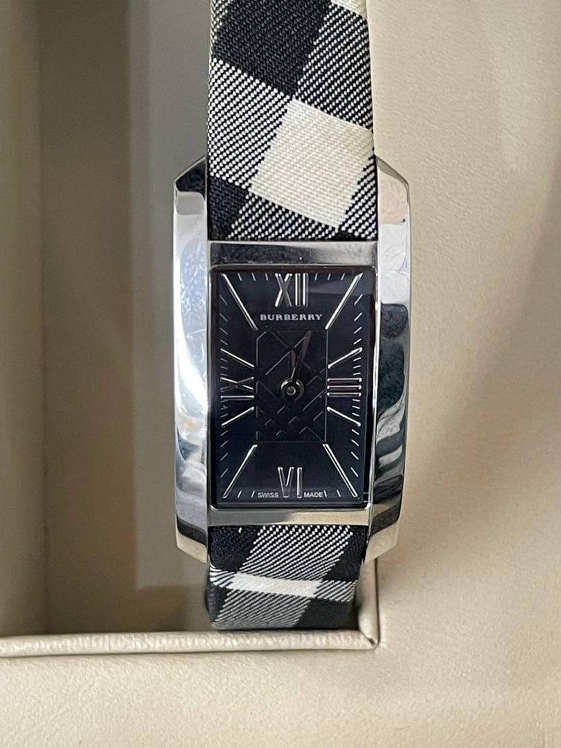 BURBERRY アナログ腕時計 ブラック/ホワイト　不動品