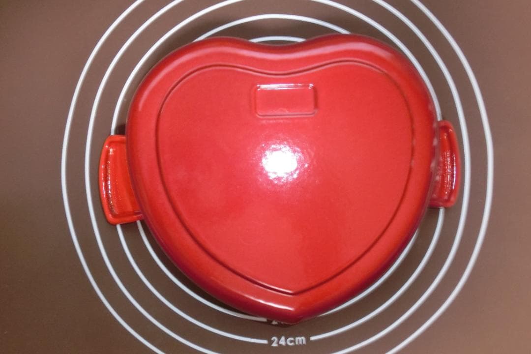 Le Creuset　直径約18ｃｍ　高さ約5ｃｍ