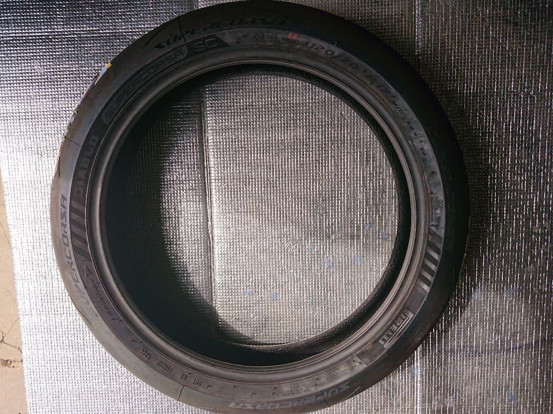 ピレリ スーパーコルサSC V4　120/70R17　リア用