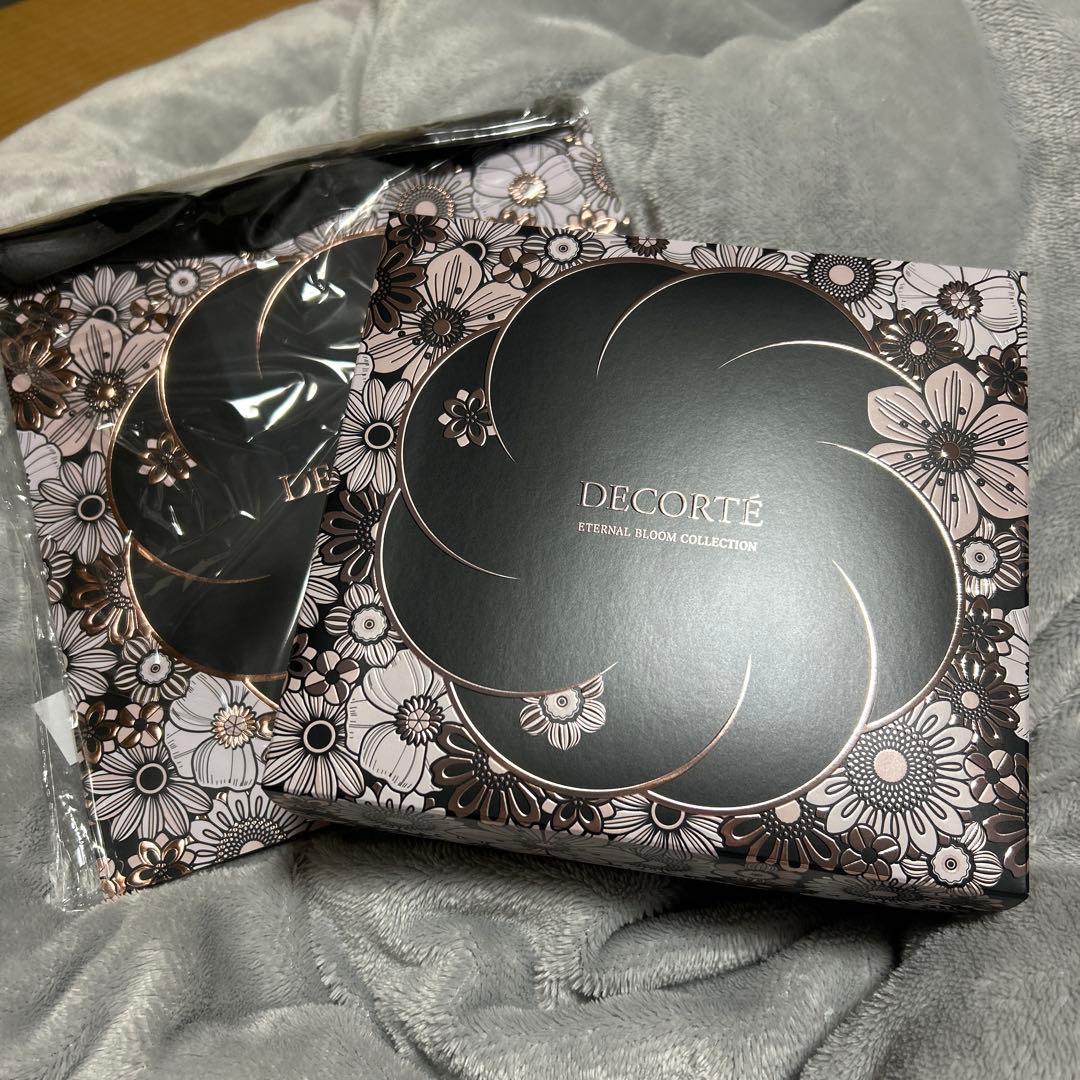 コスメデコルテ　エターナルブルームコレクション　クリスマスコフレ2025