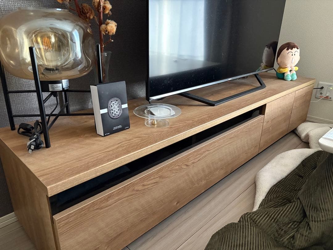 【 2月20日までの出品なります！⠀】 LOWYAテレビボード