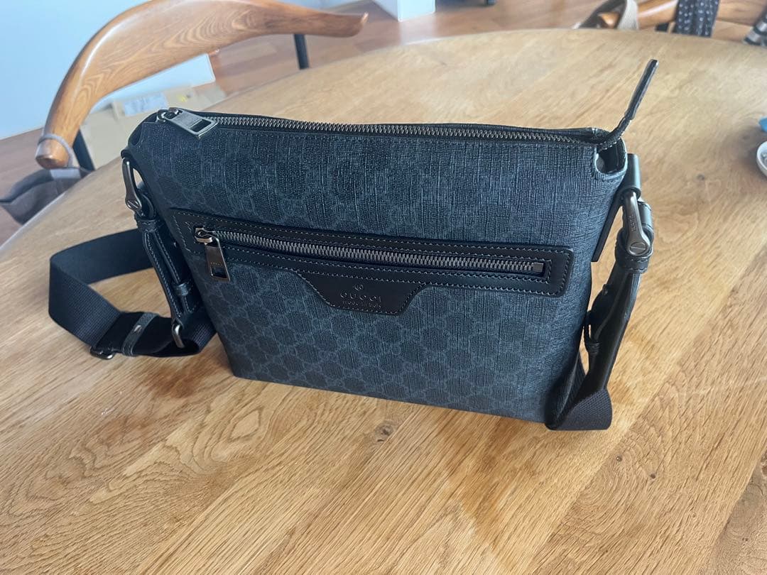 新品未使用品　GUCCI グッチ GGスプリーム　メッセンジャーバッグ