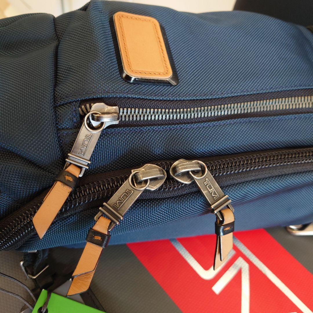 【正規品超美品】TUMI 232399NVYRE ケリー スリングバッグ