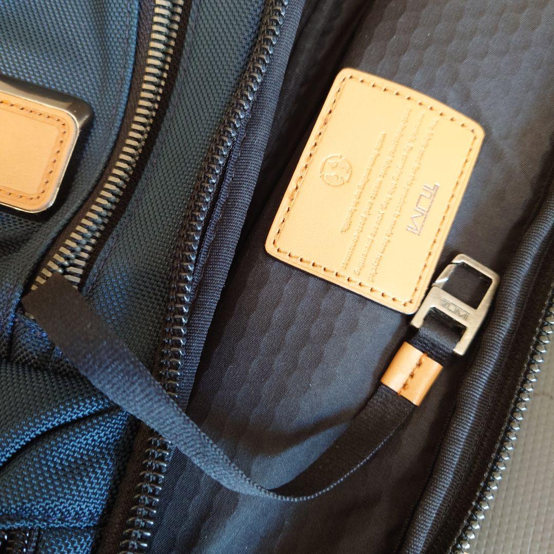 【正規品超美品】TUMI 232399NVYRE ケリー スリングバッグ