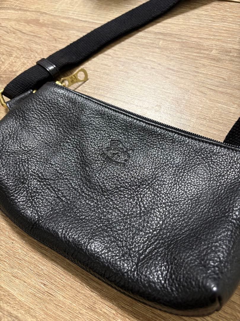 IL BISONTE（イルビゾンテ） クロスボディバッグ（ポーチ）