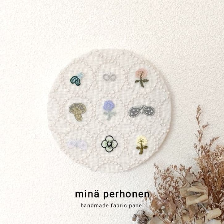 丸型　ファブリックパネル　ミナペルホネン　タンバリン　北欧　プレゼント　壁掛け