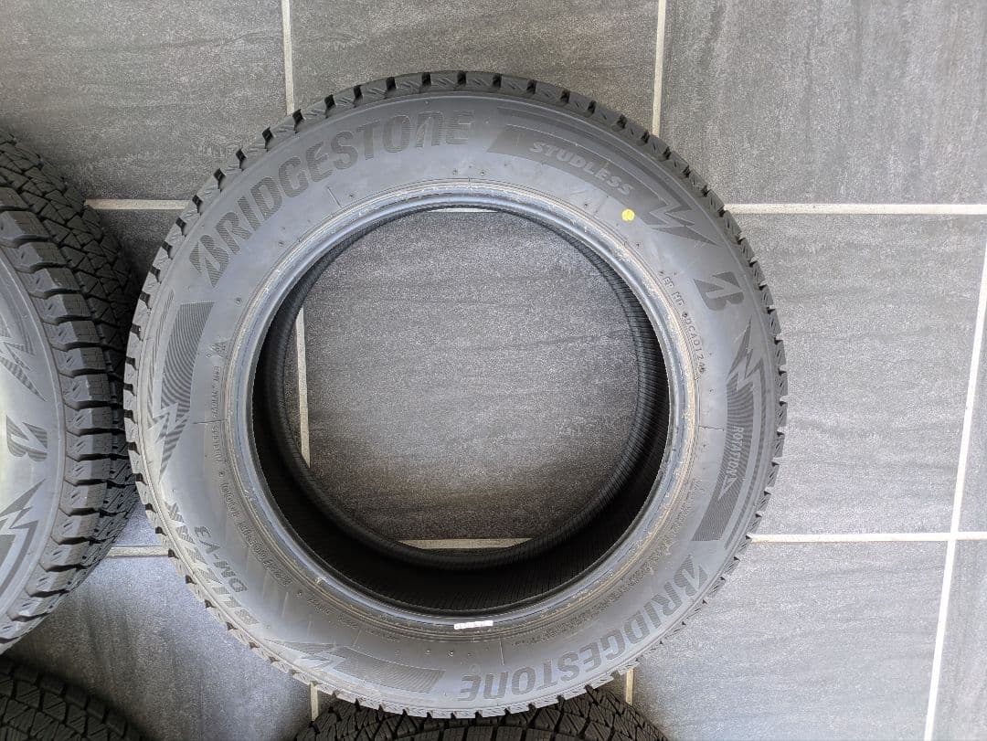 ブリヂストンBLIZZAK DM-V3 225/60R18 4本セット（送料込）