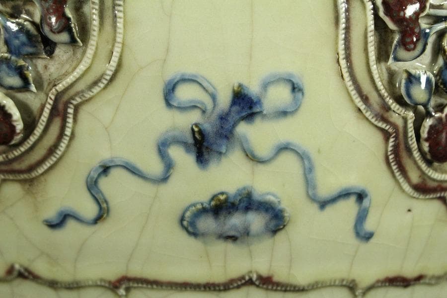 中国美術 纏枝蓮花貼 装飾 壷 高32cm(ZE729)