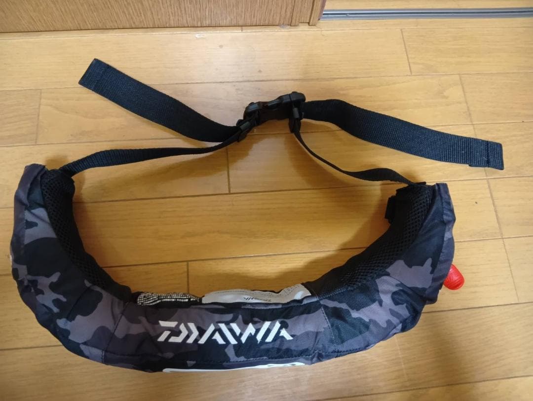 ダイワ DF-2207 ライフジャケット迷彩 桜マーク小型船舶救命胴衣TYPEA