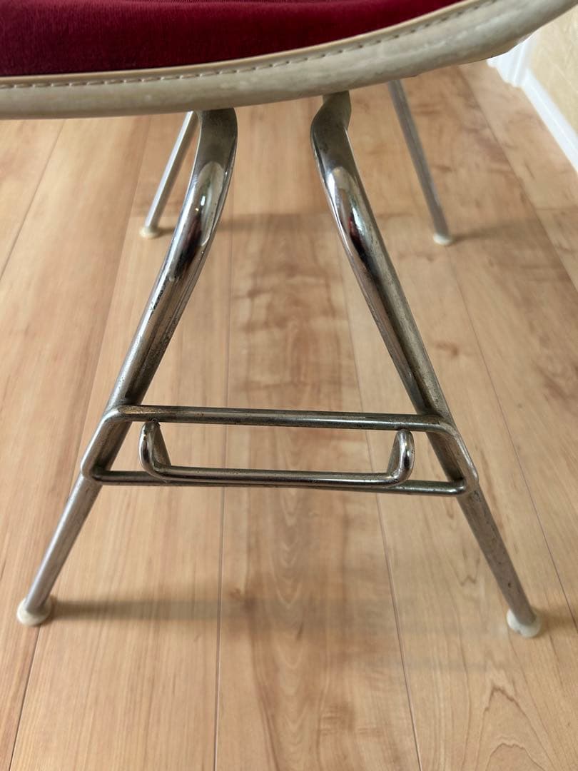 HermanMiller ハーマンミラー　Eames イームズワインレッド