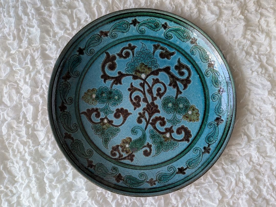 大阪万博出展工房リシタン青色と緑色の花柄陶器皿