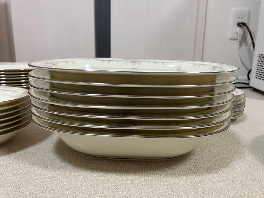 ノリタケ 9729 シェナンドー ヴィンテージ クリーム＆フローラル