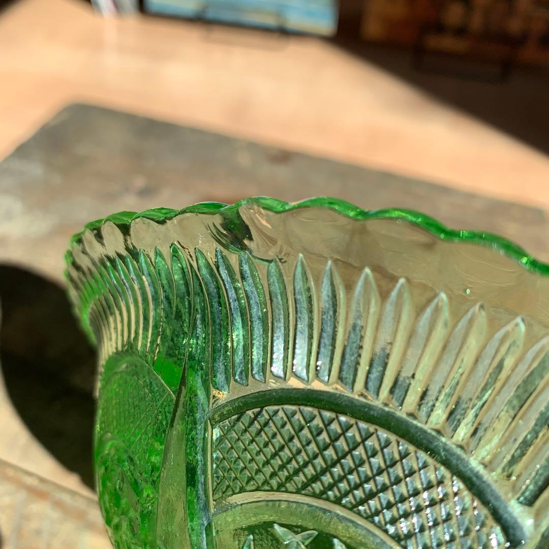 ウランガラス ボウル 皿 大正ガラス レトロガラス 発光やや強め