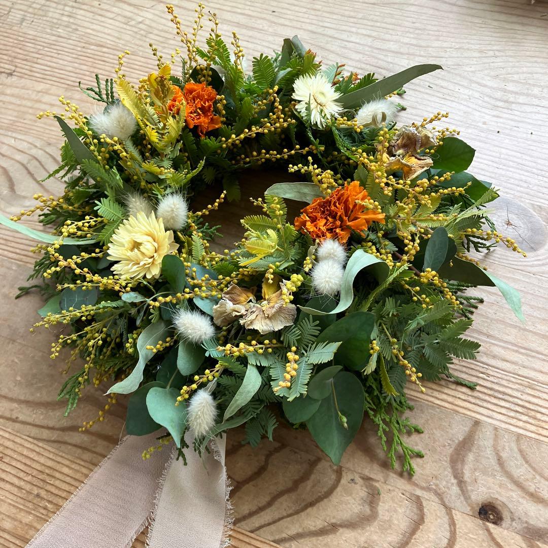 オーレアミモザの春待ちリース　ビオラ　マリーゴールド　カイザク　ユーカリ