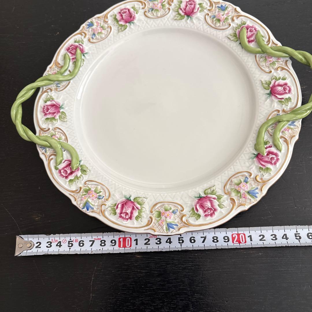再値下げ！美品❗️立体的な花の絵柄の大皿 ルーマニア製