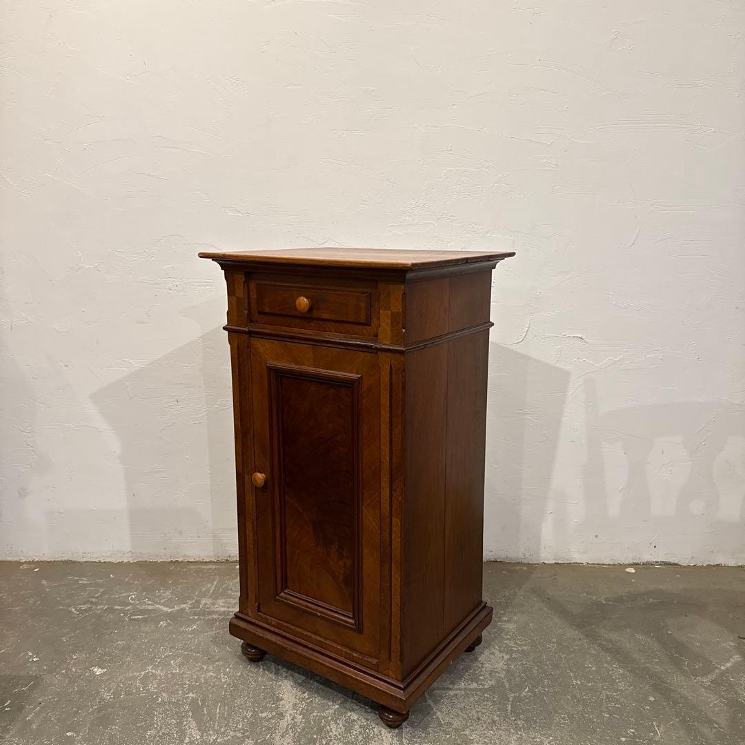 ヴィンテージ　木製サイドテーブル　引き出し／扉収納付き