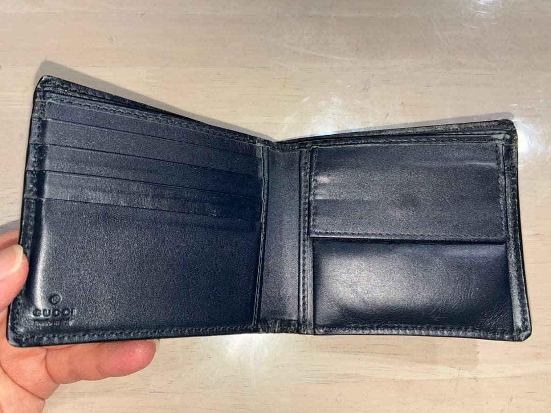 ★GUCCI ネイビー　二つ折り財布　グッチ